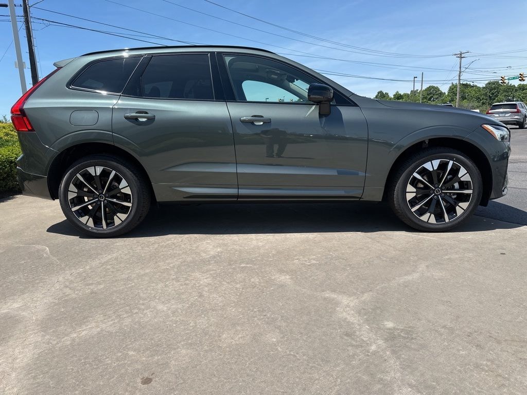 New 2026 Volvo XC60 B5 Plus SUV