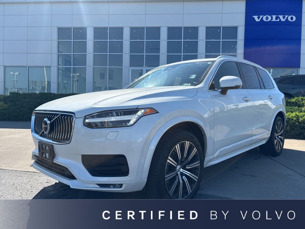2023 Volvo XC90 B5 Core 4WD's photo