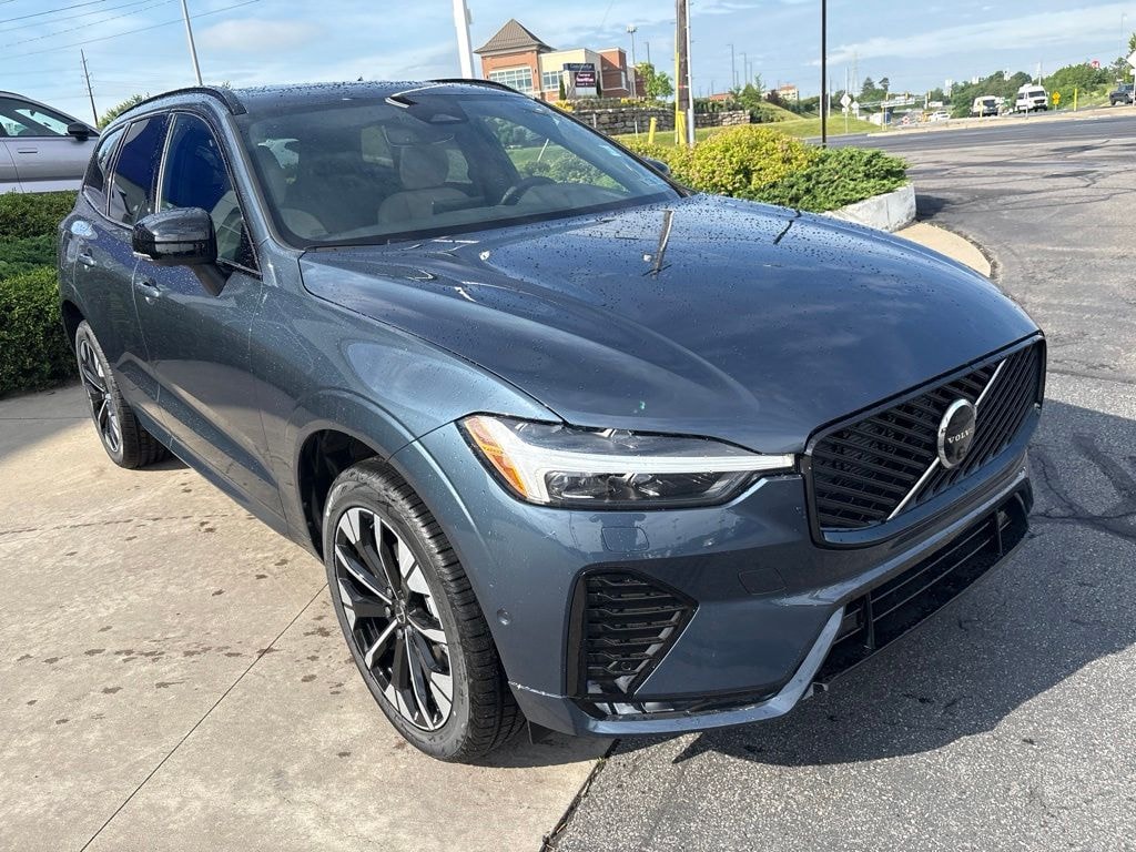 New 2026 Volvo XC60 B5 Plus SUV