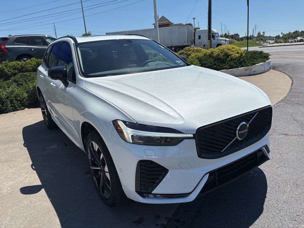 New 2026 Volvo XC60 B5 Plus SUV