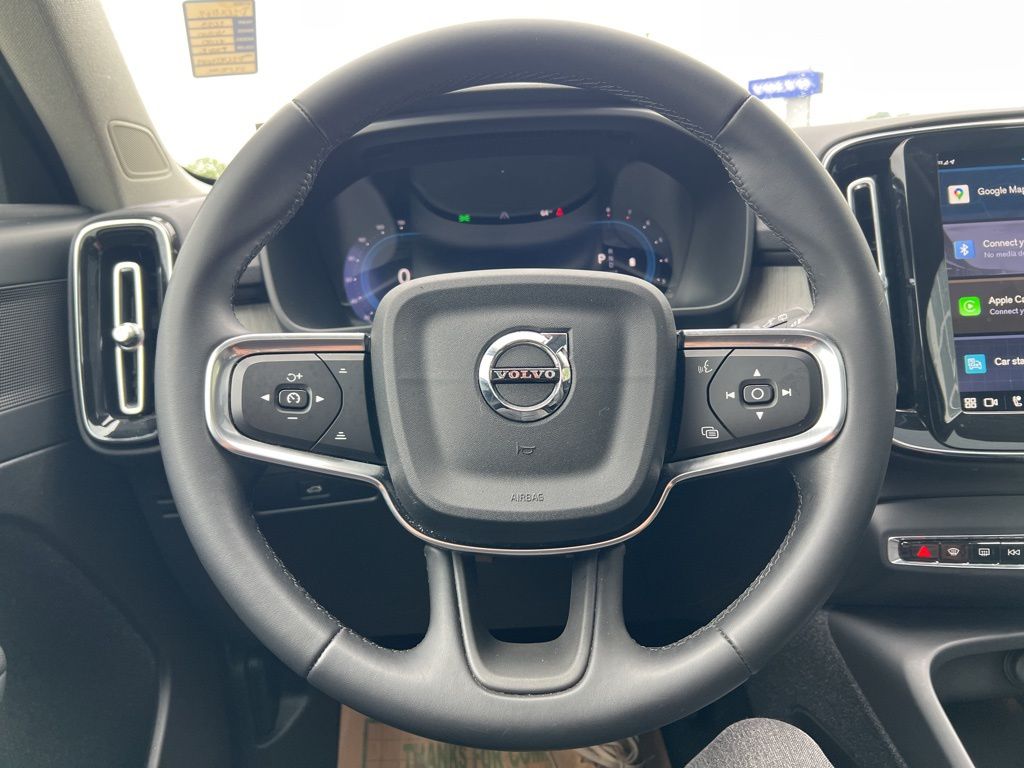 2023 Volvo XC40 Plus - Photo 16