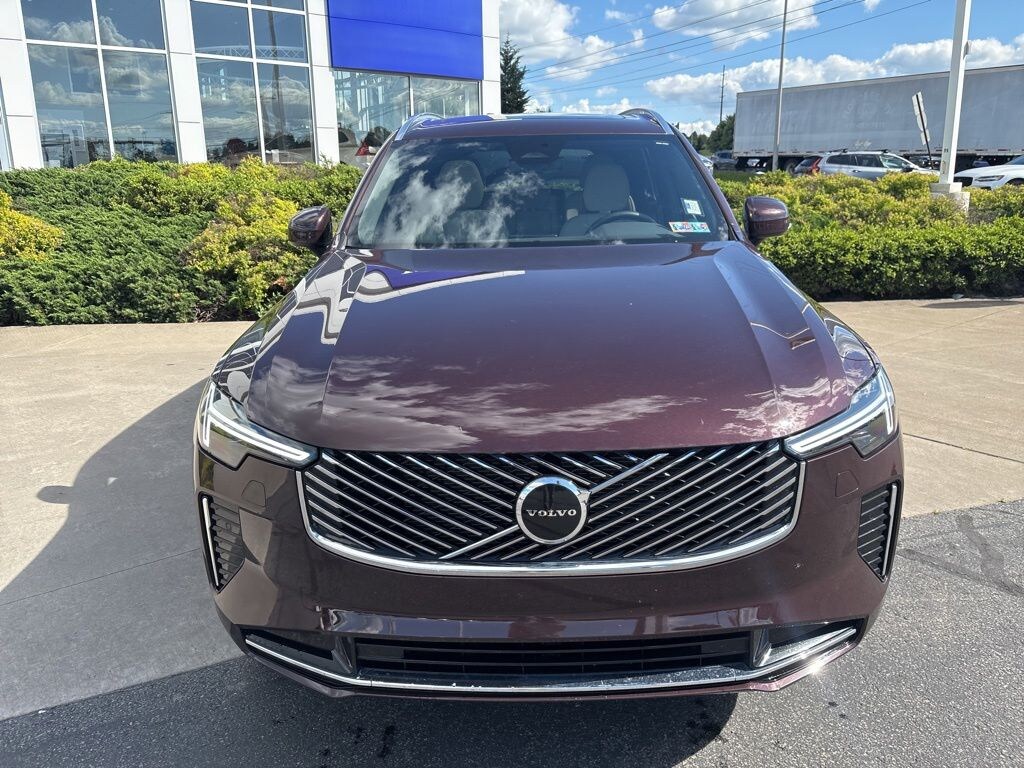 Used 2025 Volvo XC90 B5 Core SUV