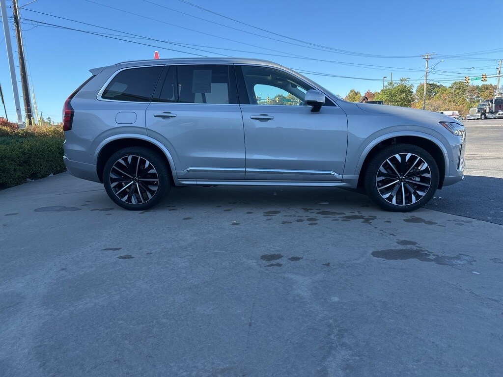 2025 Volvo XC90 Plus photo 4
