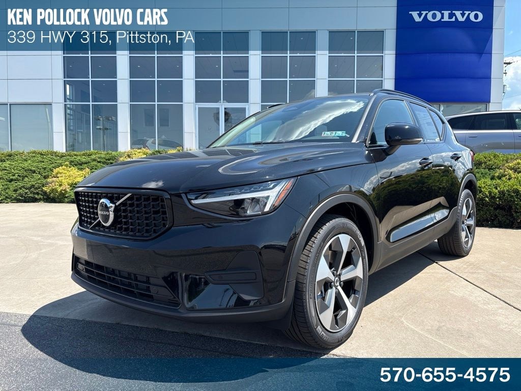 New 2026 Volvo XC40 B5 Core SUV