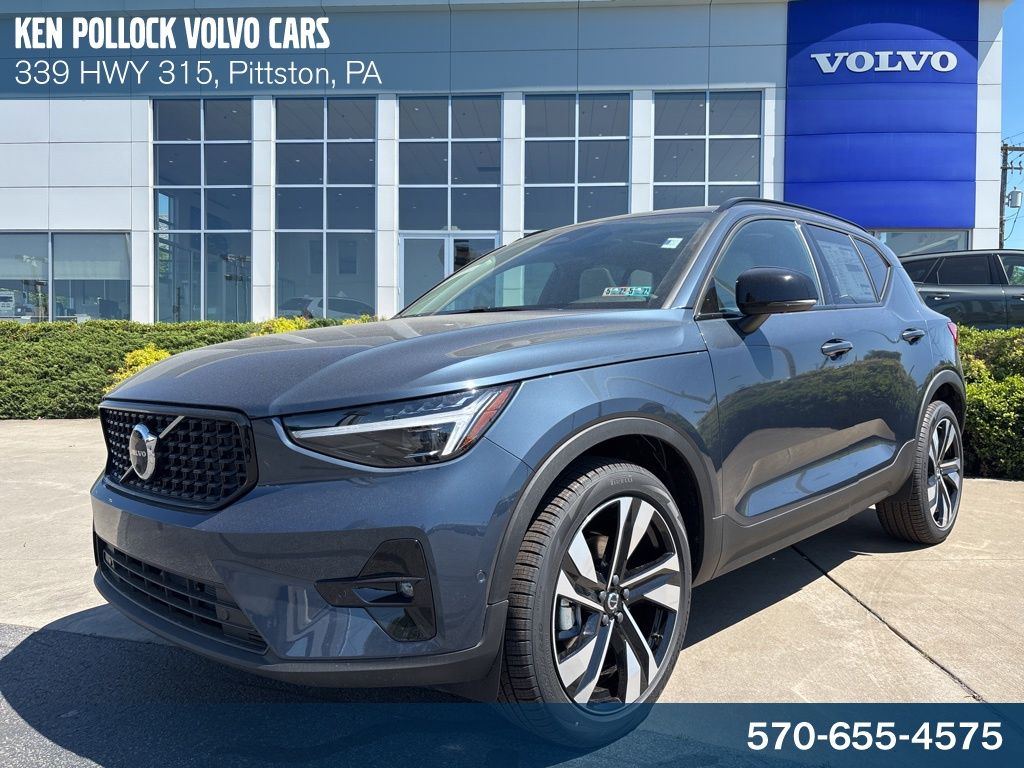 2026 Volvo XC40 B5 Ultra Dark AWD's photo