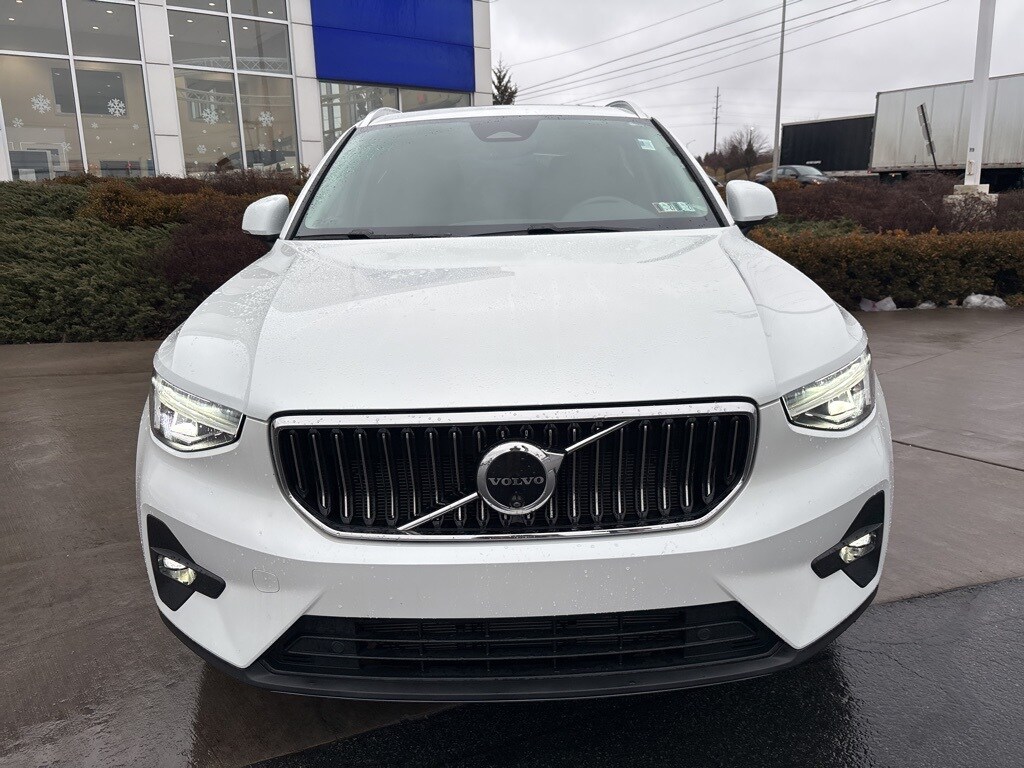 Used 2024 Volvo XC40 B5 Plus Bright Theme SUV
