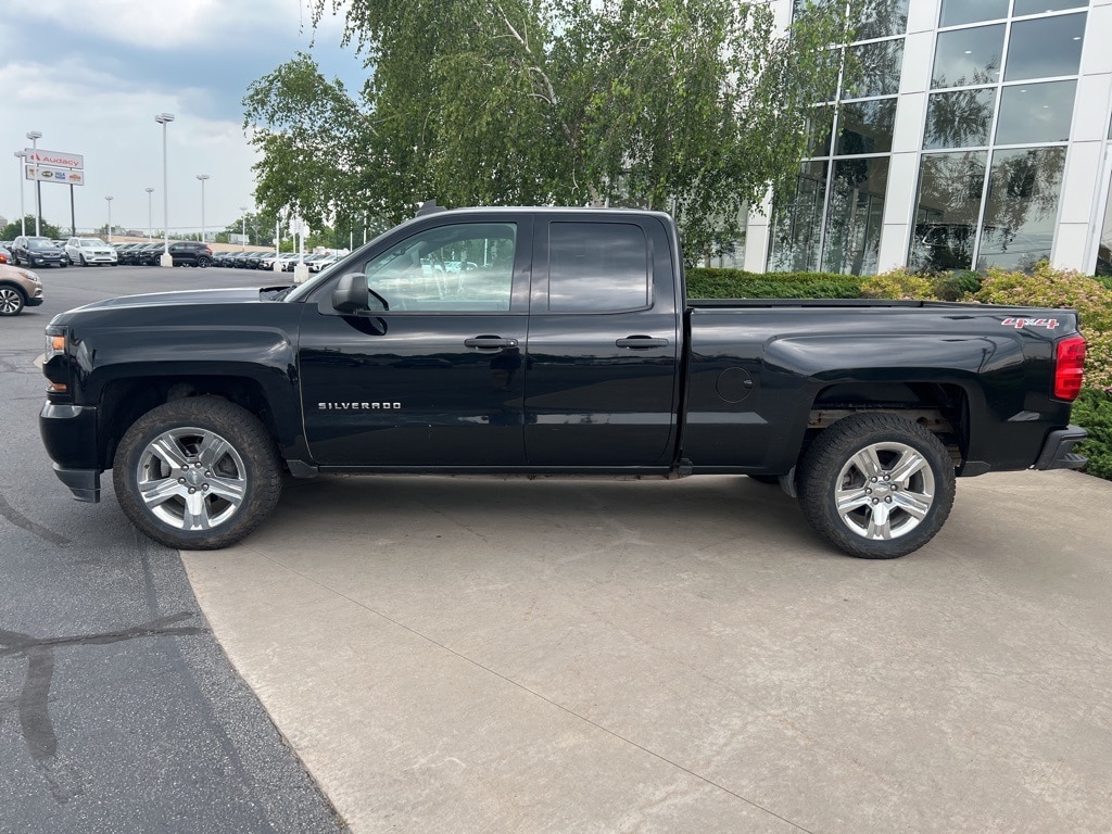 Used 2017 Chevrolet Silverado 1500 Custom with VIN 1GCVKPEC4HZ183681 for sale in Pittston, PA
