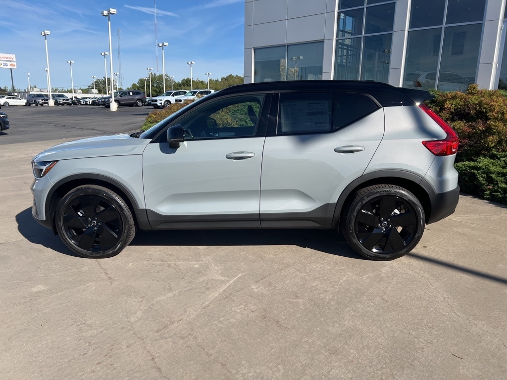 New 2026 Volvo XC40 B5 Ultra Black Edition SUV