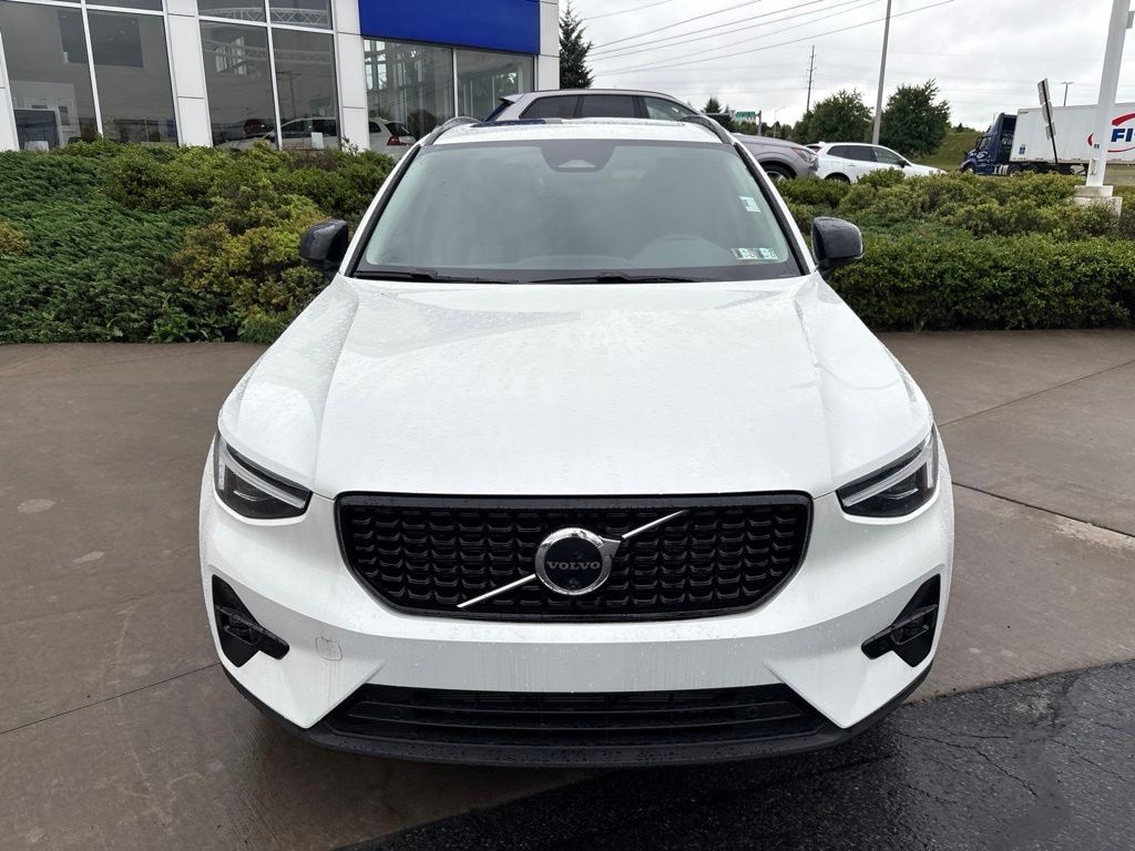New 2026 Volvo XC40 B5 Plus SUV