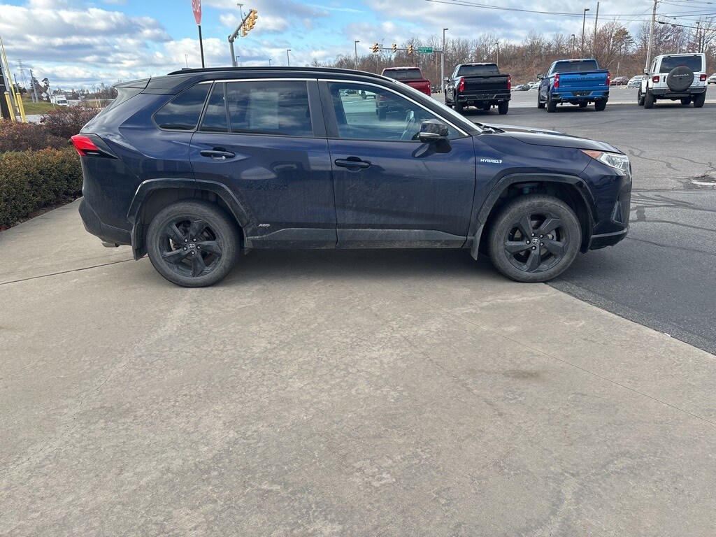 2021 Toyota RAV4 Hybrid XSE photo 4