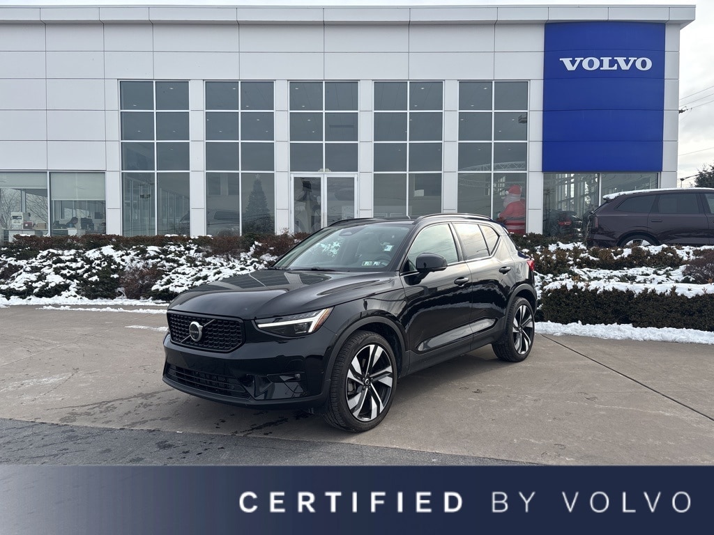 Certified 2025 Volvo XC40 B5 Plus Dark Theme SUV
