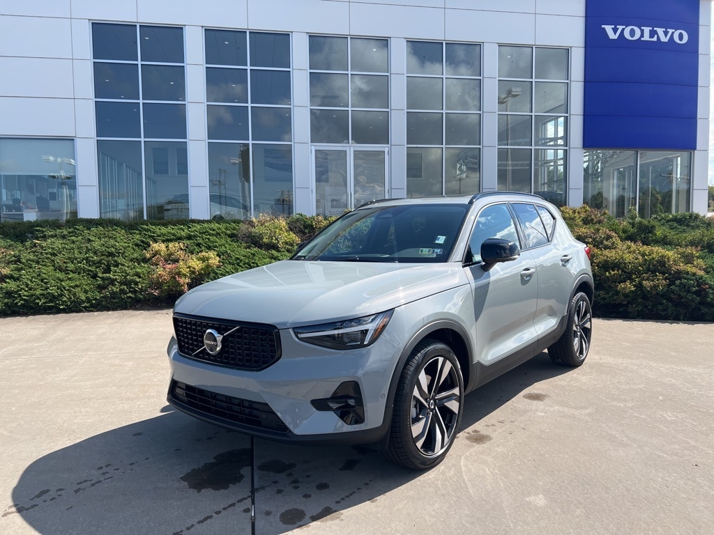 New 2026 Volvo XC40 B5 Ultra SUV