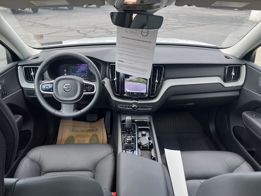 2025 Volvo XC60 Plus - Photo 28