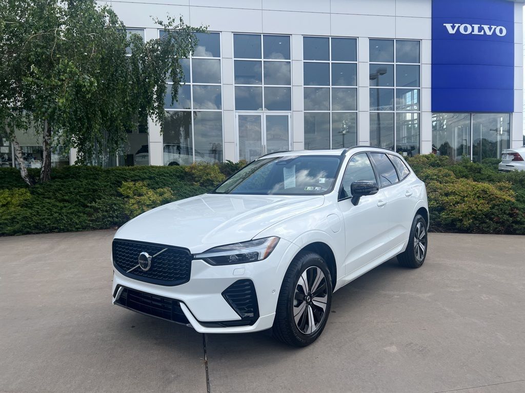 2025 Volvo XC60 Plus - Photo 36