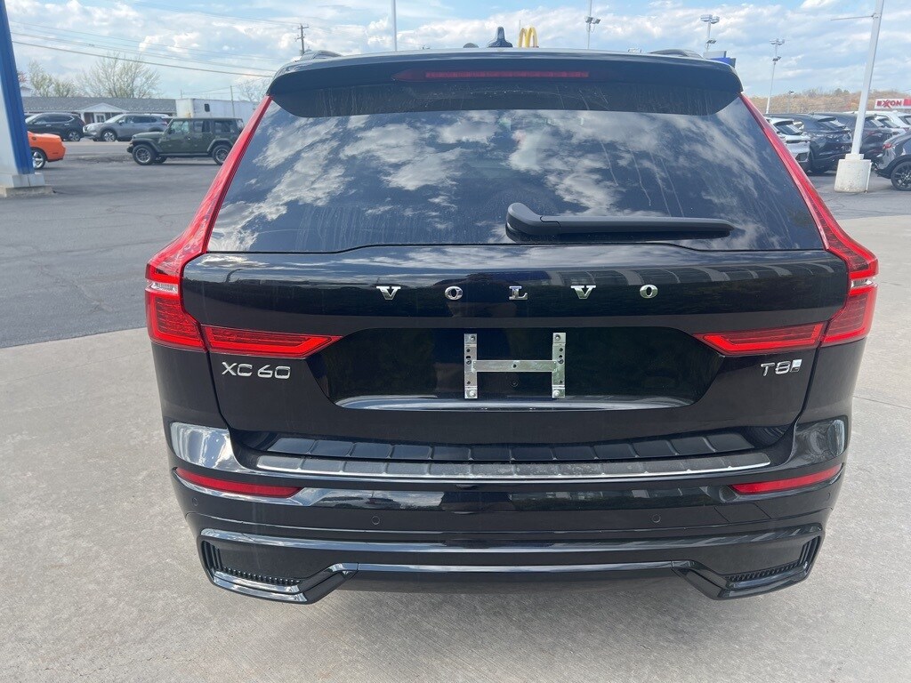 2025 Volvo XC60 T8 Plus photo 4