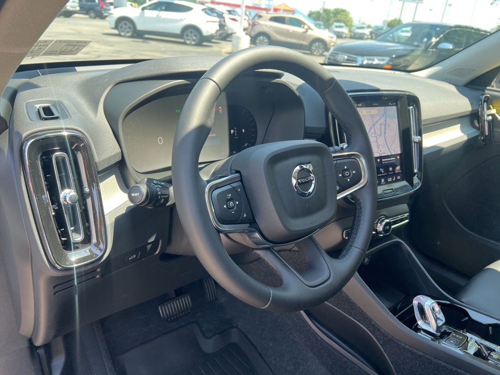 2026 Volvo XC40 Ultra - Photo 14