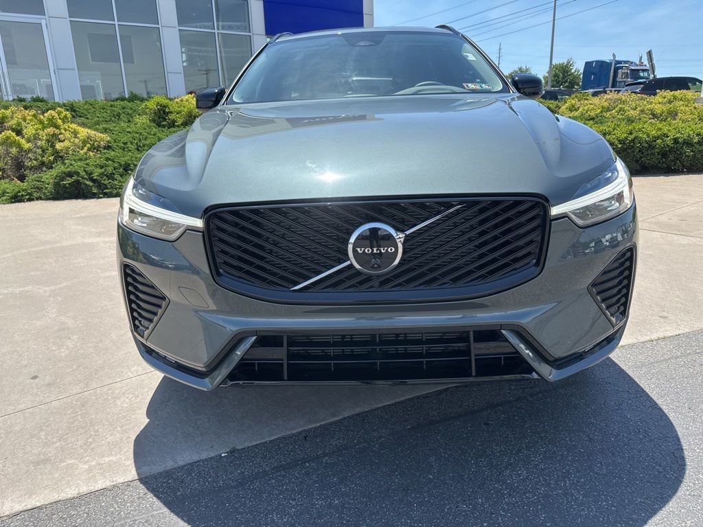New 2026 Volvo XC60 B5 Plus SUV