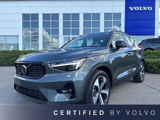 2026 Volvo XC40 B5 Plus SUV