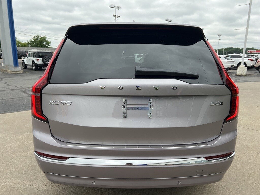 2026 Volvo XC90 Plus photo 4