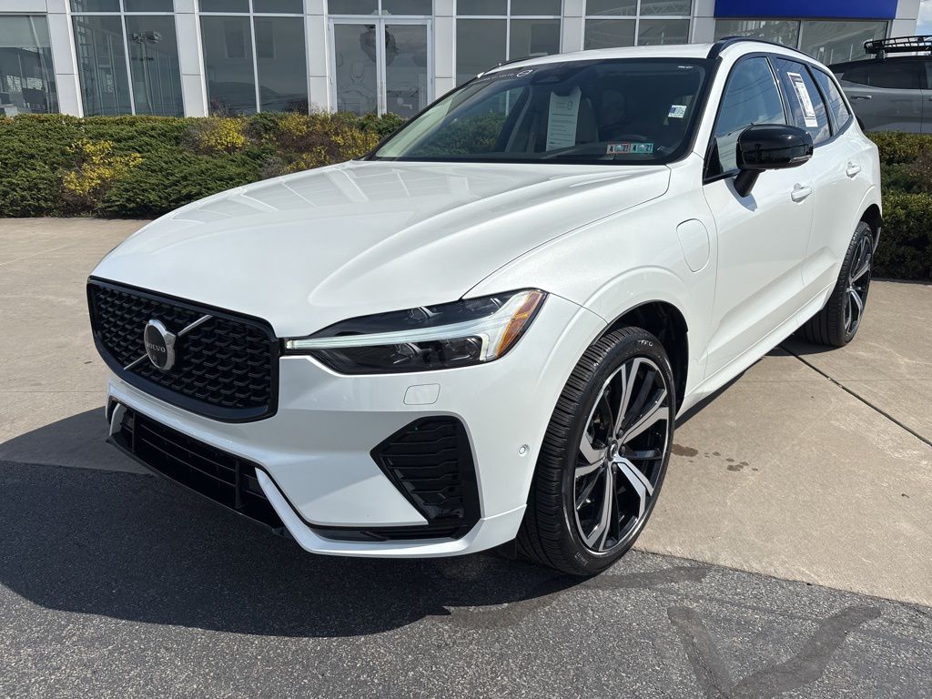 Certified 2024 Volvo XC60 Ultimate with VIN YV4H60DM9R1739984 for sale in Pittston, PA