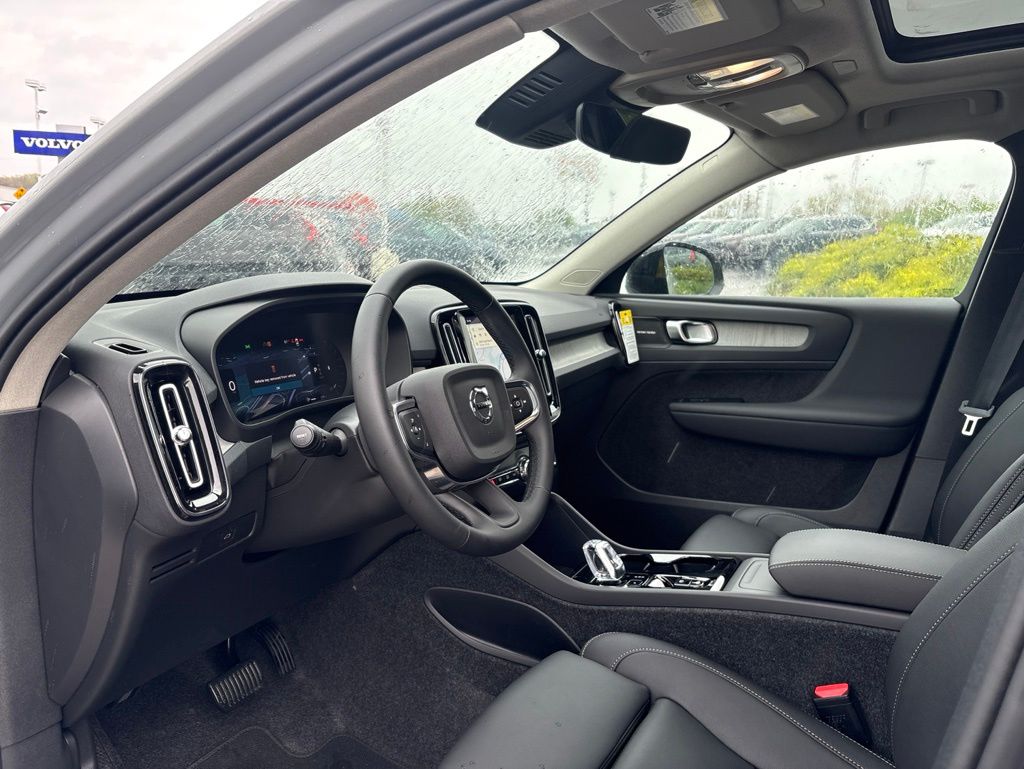 2026 Volvo XC40 Ultra - Photo 17