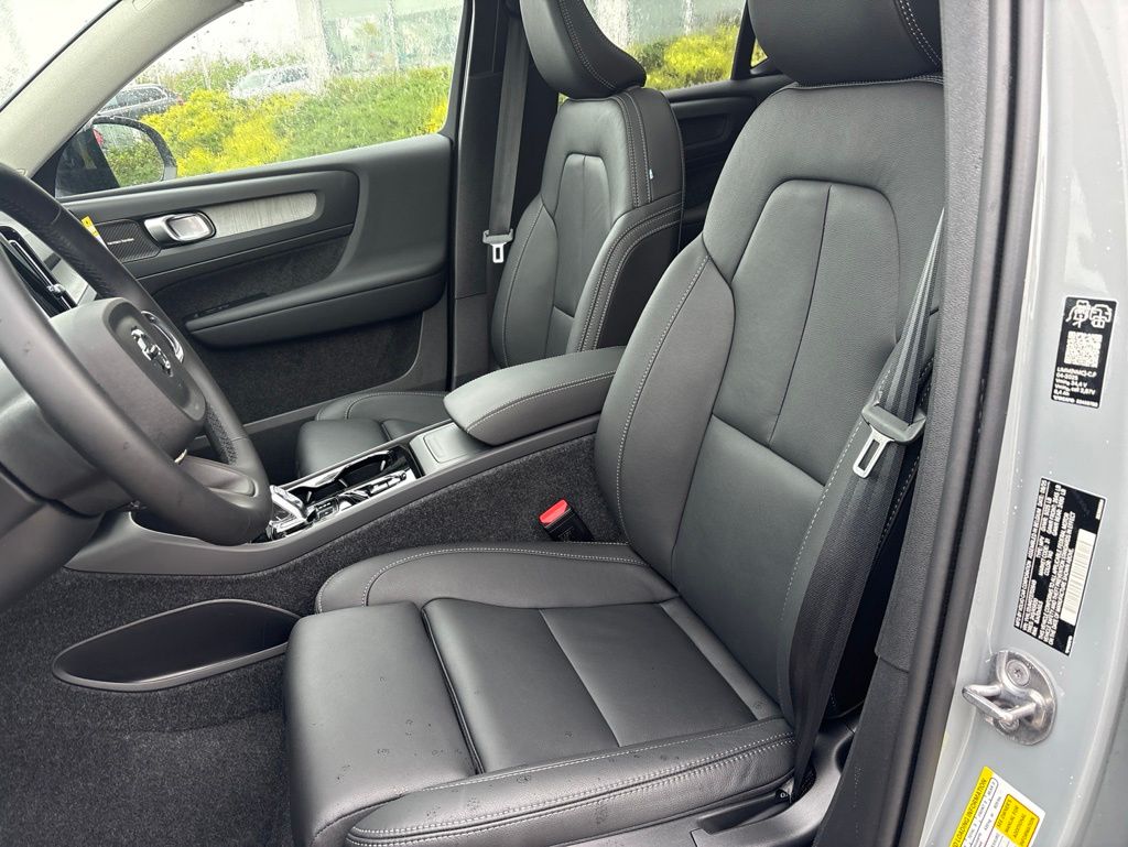 2026 Volvo XC40 Ultra - Photo 18