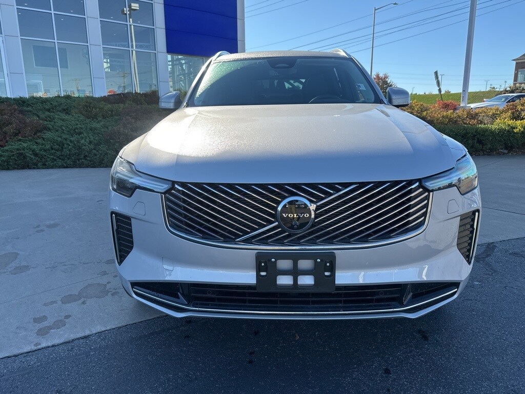 2025 Volvo XC90 Plus photo 2