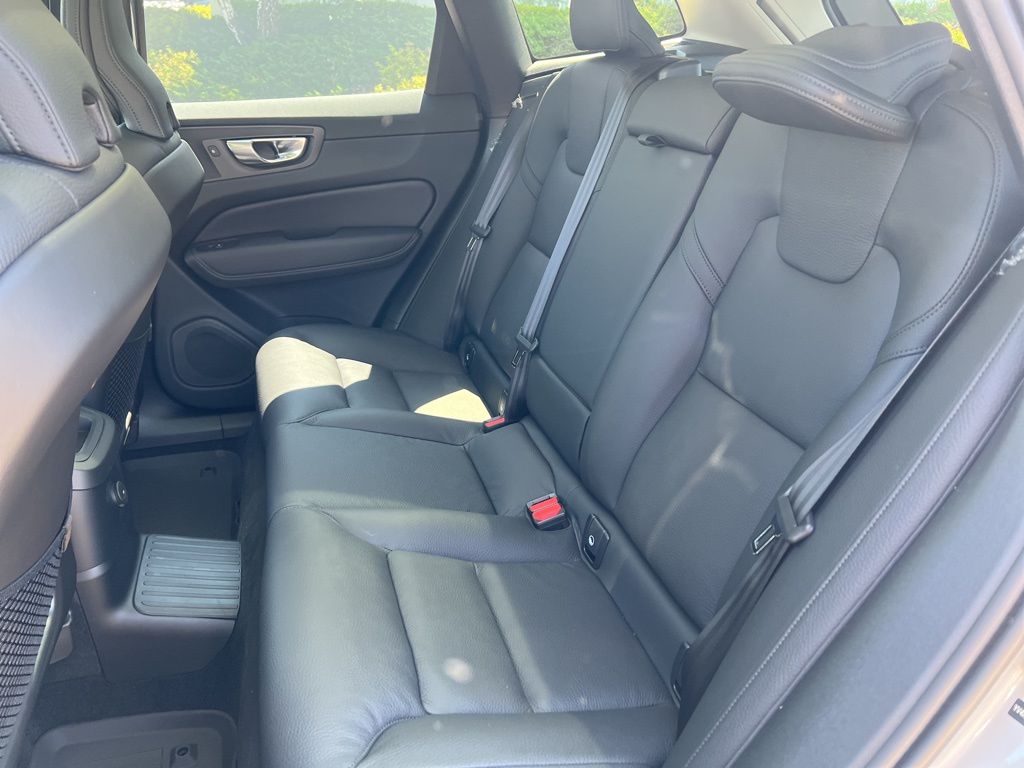 2025 Volvo XC60 Plus - Photo 29