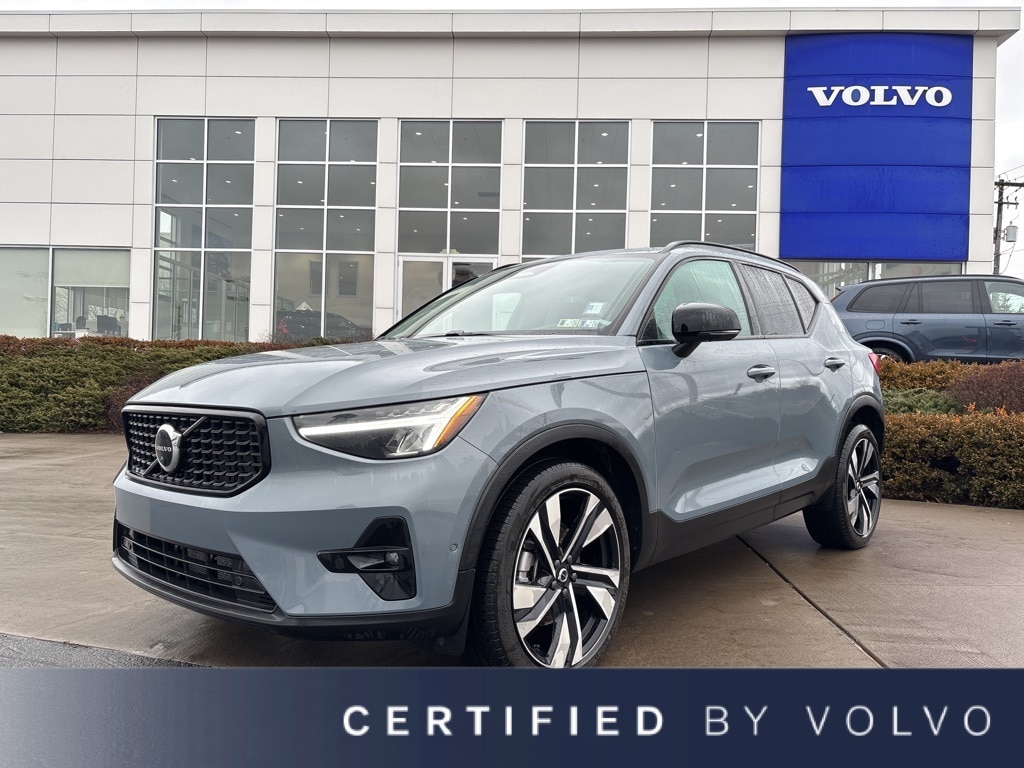 Certified 2023 Volvo XC40 B5 Plus Dark Theme SUV