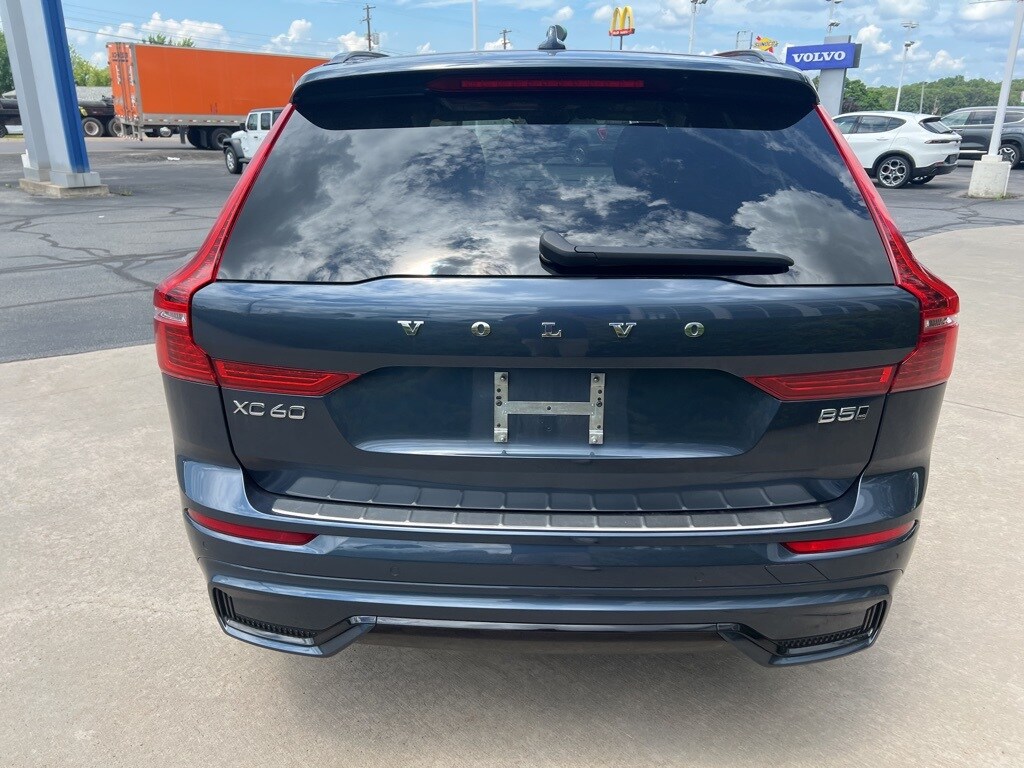 2023 Volvo XC60 B5 Plus photo 4
