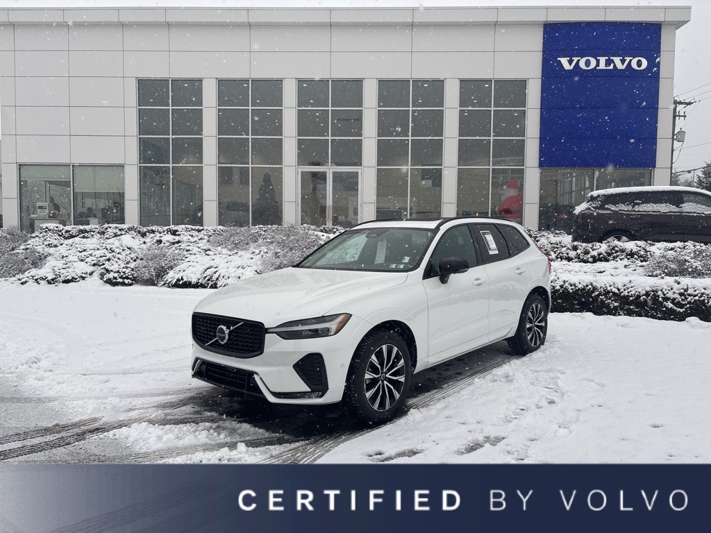 2024 Volvo XC60 Plus's photo