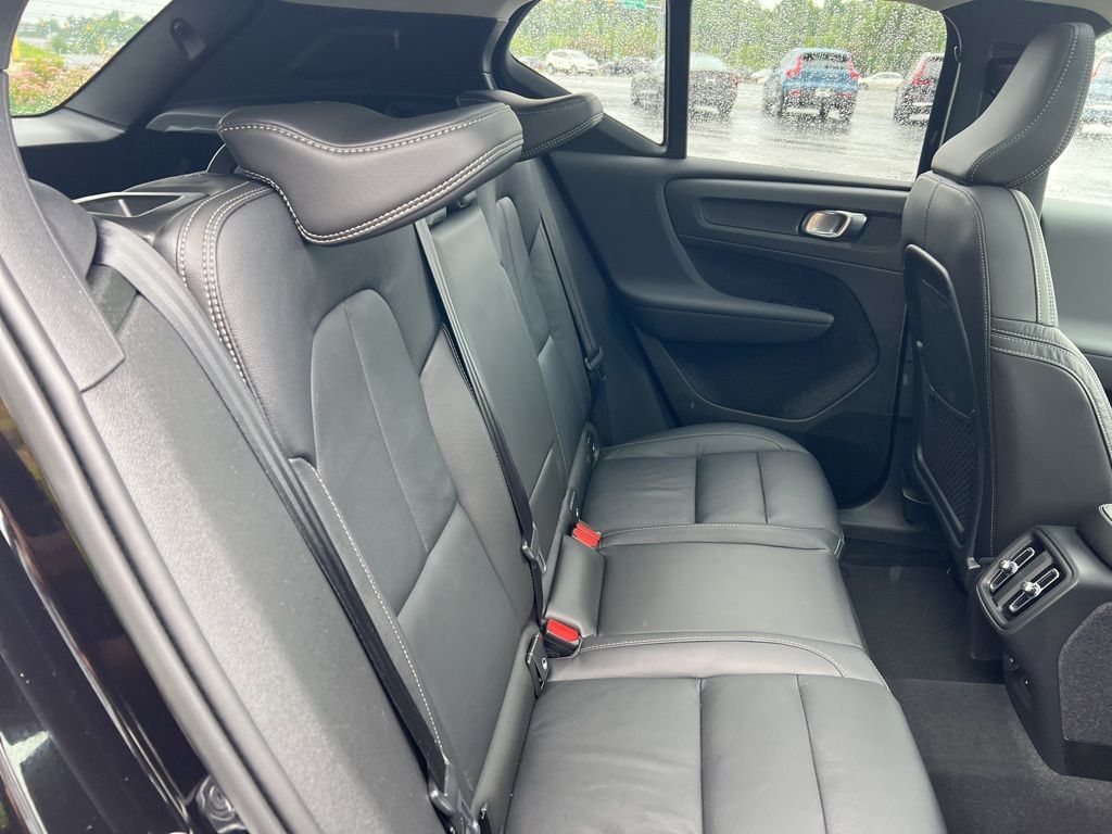 2023 Volvo XC40 Plus - Photo 33