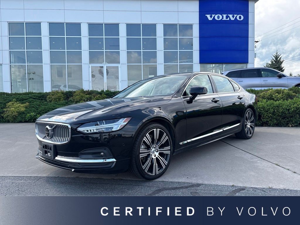 2023 Volvo S90 Sedan 
