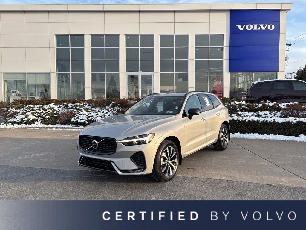 2023 Volvo XC60 Plus's photo