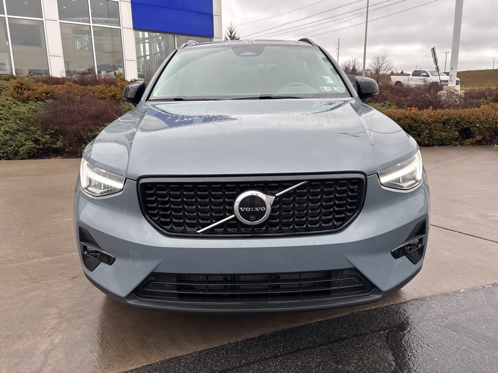 Certified 2023 Volvo XC40 B5 Plus Dark Theme SUV