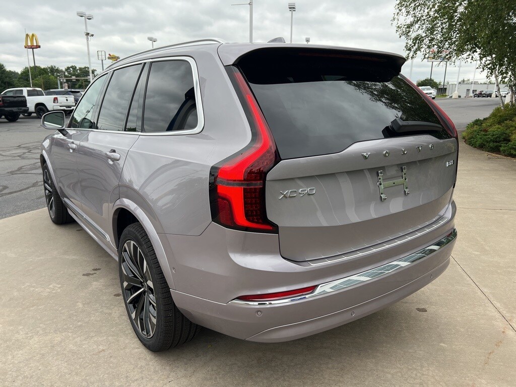 2026 Volvo XC90 Plus photo 3