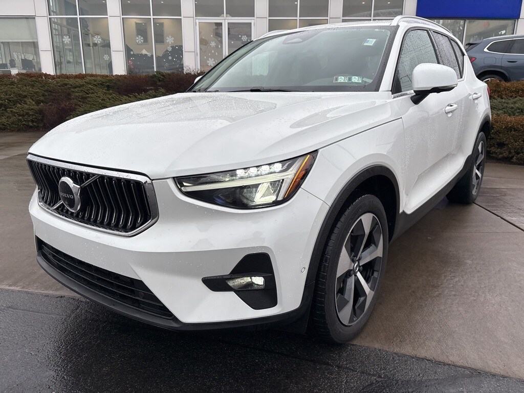 Used 2024 Volvo XC40 B5 Plus Bright Theme SUV