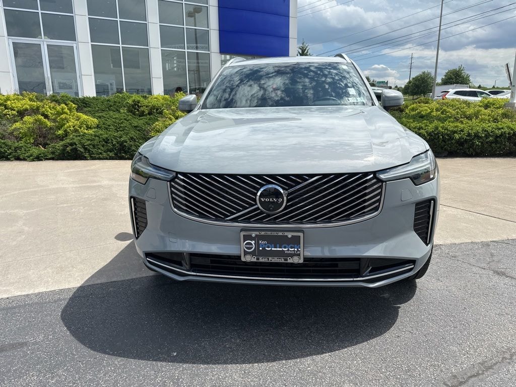 Certified 2025 Volvo XC90 B6 Plus 7-Seater SUV