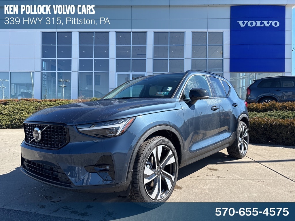 2026 Volvo XC40 SUV 