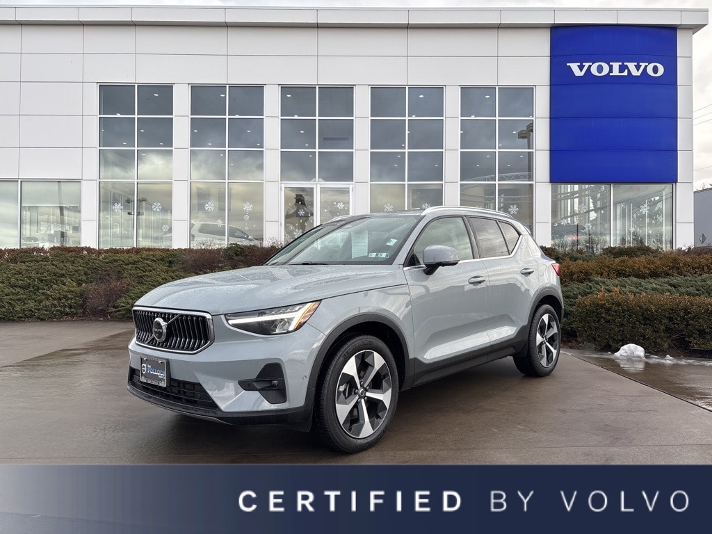 2025 Volvo XC40 Plus's photo