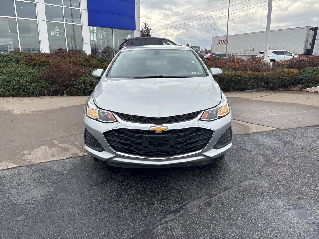 2019 Chevrolet Cruze LS photo 2