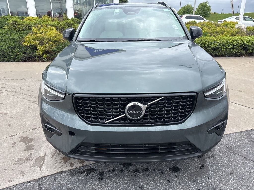 Used 2026 Volvo XC40 B5 Plus SUV
