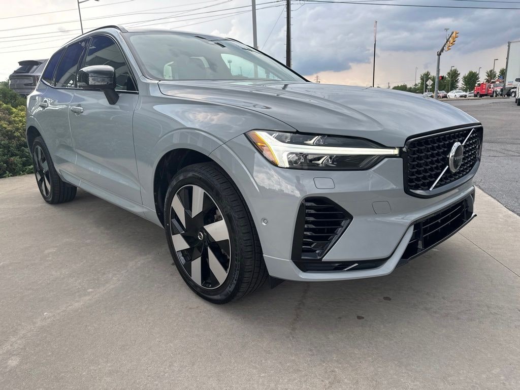 Certified 2025 Volvo XC60 Plug-In Hybrid T8 Plus SUV