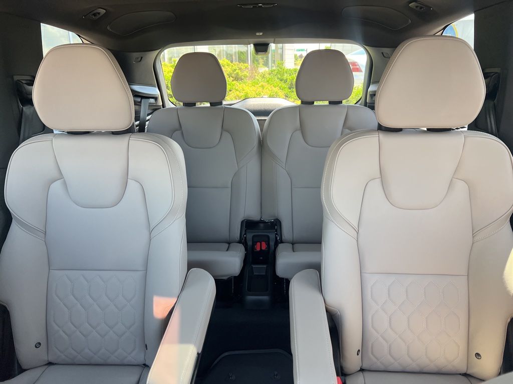 2026 Volvo XC90 Plus - Photo 27