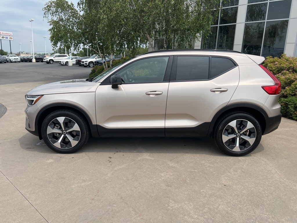 Certified 2024 Volvo XC40 Core with VIN YV4L12UK9R2206188 for sale in Pittston, PA