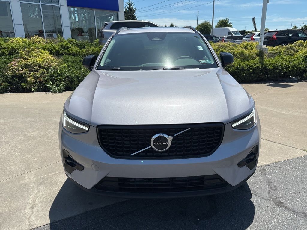 New 2026 Volvo XC40 B5 Plus SUV