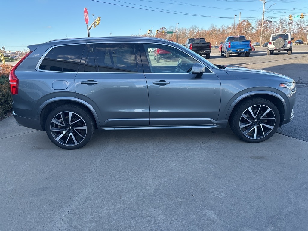 Used 2020 Volvo XC90 T6 Momentum SUV