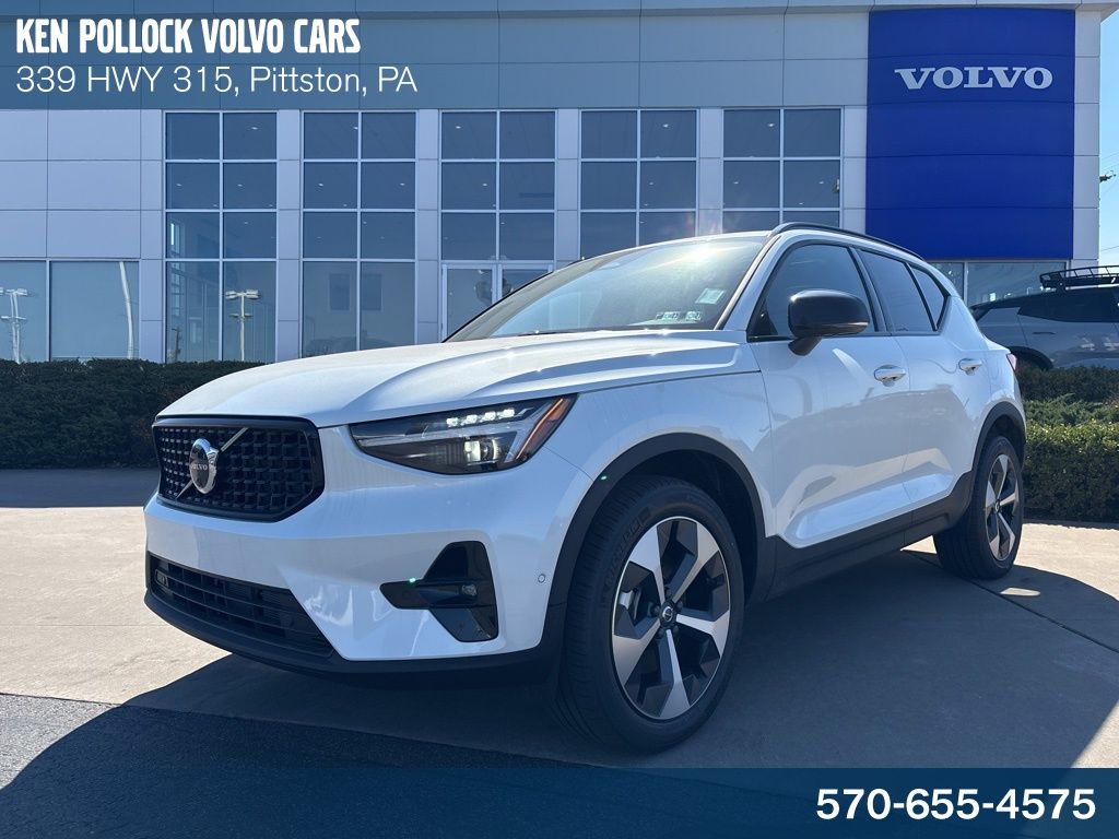 2026 Volvo XC40 SUV 