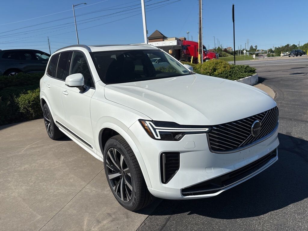 New 2026 Volvo XC90 B5 Core SUV