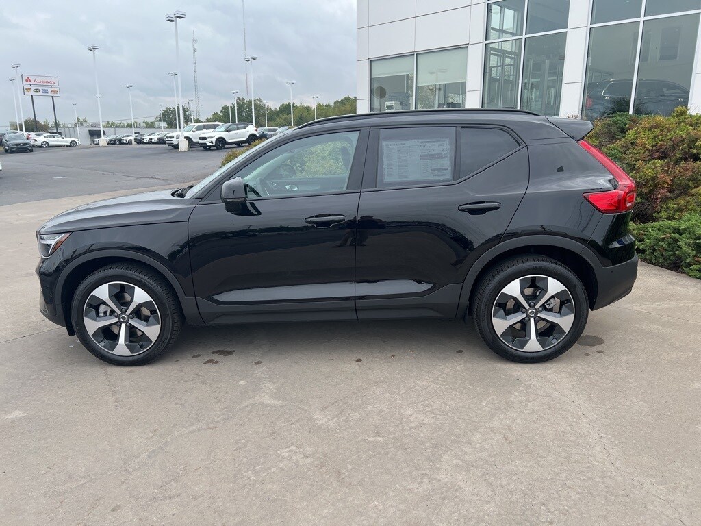 New 2026 Volvo XC40 B5 Plus SUV
